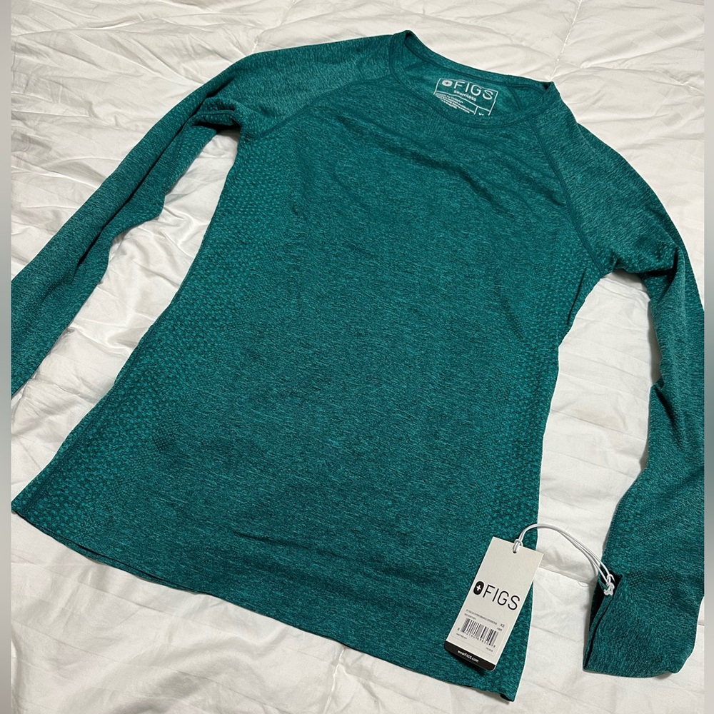 FIGS. Seemless salta Underscrub long sleeve shirt